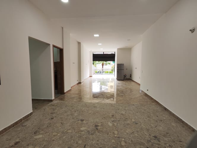 Local en arriendo en La Castellana, Medellín, 82 m² · foto 4 de 8