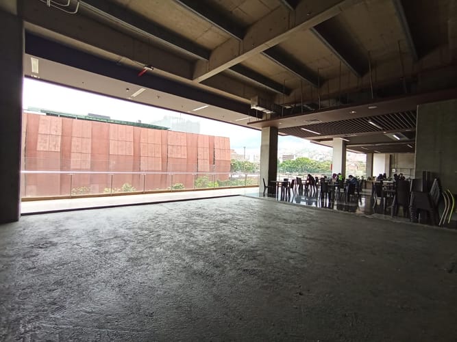 Local en arriendo en El Chagualo, Medellín, 320 m² · foto 4 de 8