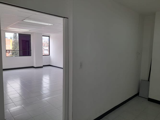 Oficina en arriendo en Lorena, Medellín, 39 m² · foto 8 de 15