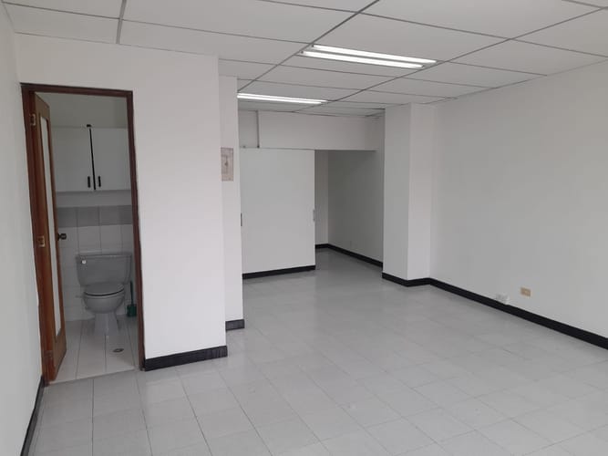 Oficina en arriendo en Lorena, Medellín, 39 m² · foto 9 de 15