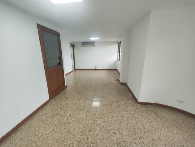 Oficina en arriendo en Laureles, Medellín, 39 m² · foto 7 de 8