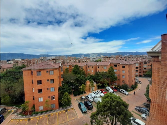 Apartamento de 3 alcobas en venta en Casablanca Suba Urbano, Bogotá, 89 m² · foto 2 de 24