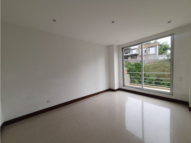 Casa de 4 alcobas en venta en Pinares, Pereira, 287 m² · foto 11 de 24