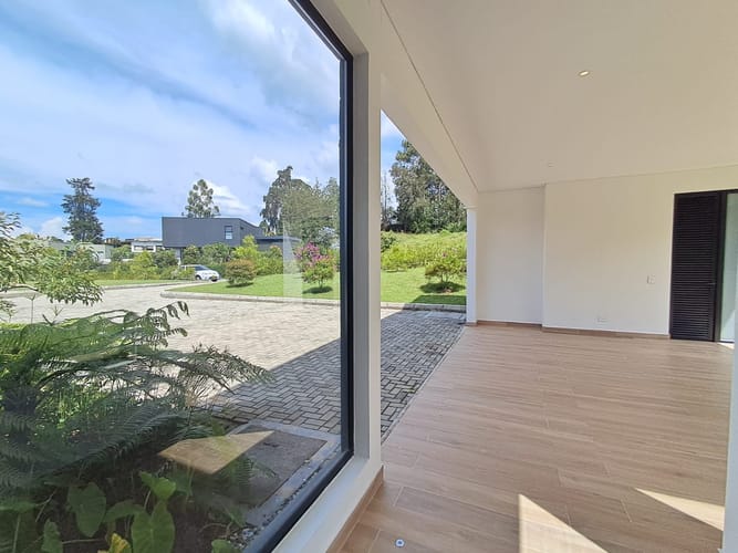 Casa de 3 alcobas en arriendo en El Retiro, 375 m² · foto 19 de 20