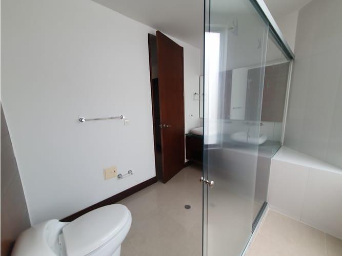 Casa de 4 alcobas en venta en Pinares, Pereira, 287 m² · foto 18 de 24