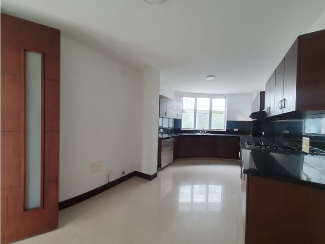 Casa de 4 alcobas en venta en Pinares, Pereira, 287 m² · foto 22 de 24