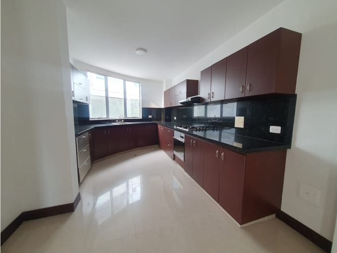Casa de 4 alcobas en venta en Pinares, Pereira, 287 m² · foto 23 de 24