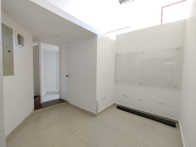 Local en arriendo en Las Lomitas, Sabaneta, 140 m² · foto 2 de 8