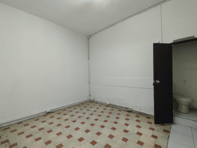 Local en arriendo en Bombona No.1, Medellín, 55 m² · foto 4 de 9