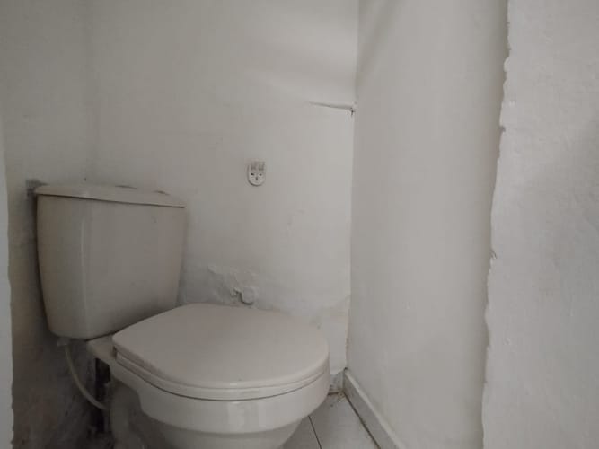 Local en arriendo en Bombona No.1, Medellín, 55 m² · foto 5 de 9