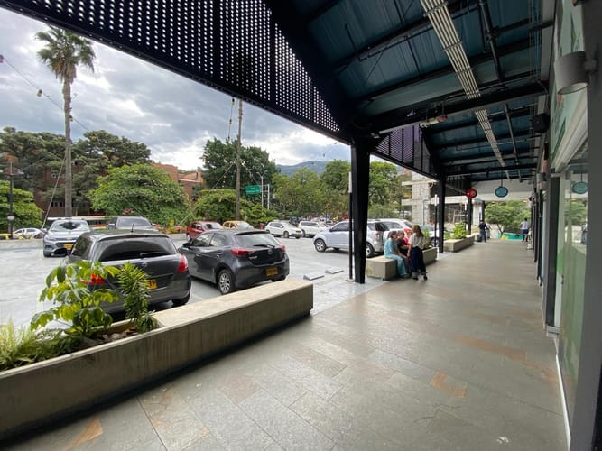 Local en arriendo en Laureles, Medellín, 60 m² · foto 3 de 13