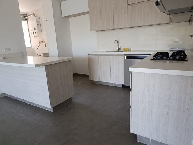 Apartamento de 3 alcobas en arriendo en Loma Del Escobero, Envigado, 145 m² · foto 2 de 20