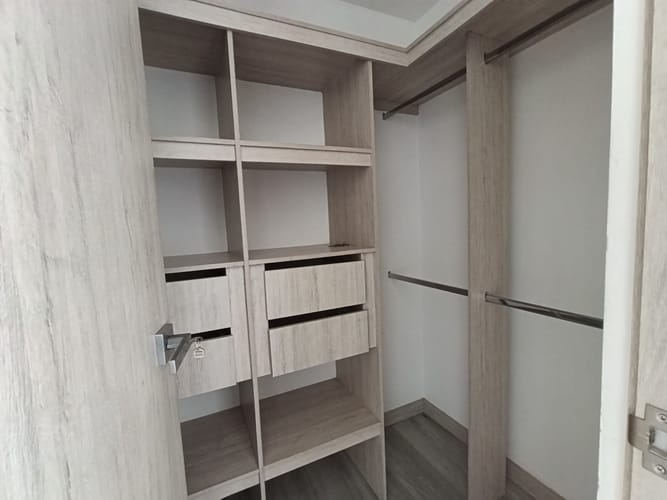 Apartamento de 3 alcobas en arriendo en Loma Del Escobero, Envigado, 145 m² · foto 16 de 20