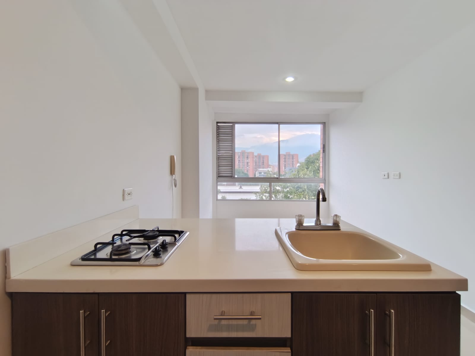 Apartaestudio en arriendo en Laureles, Medellín · foto 2 de 11