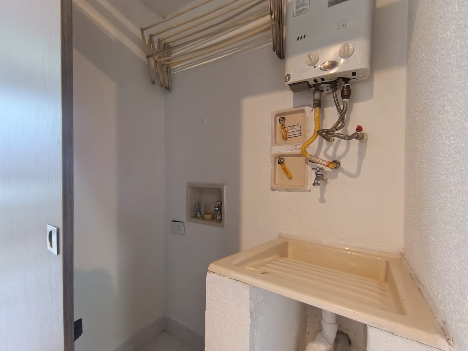 Apartaestudio en arriendo en Laureles, Medellín · foto 7 de 11