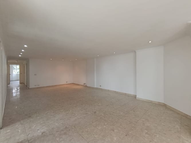 Apartamento de 3 alcobas en arriendo en Castropol, Medellín, 170 m² · foto 2 de 20
