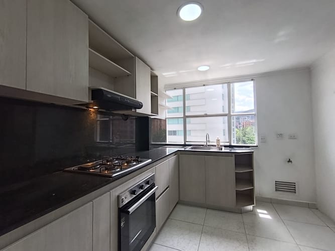 Apartamento de 3 alcobas en arriendo en Castropol, Medellín, 170 m² · foto 4 de 20