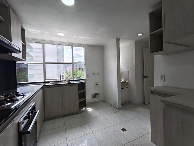 Apartamento de 3 alcobas en arriendo en Castropol, Medellín, 170 m² · foto 6 de 20