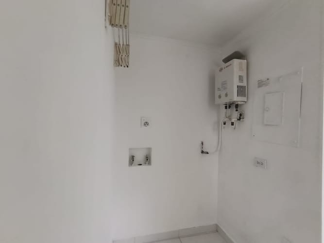 Apartamento de 3 alcobas en arriendo en Castropol, Medellín, 170 m² · foto 18 de 20
