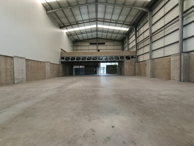 Bodega en arriendo en Actividad Multiple, Copacabana, 1007 m² · foto 8 de 15
