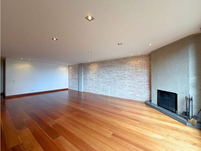 Apartamento de 2 alcobas en venta en Los Rosales, Bogotá, 150 m² · foto 3 de 18