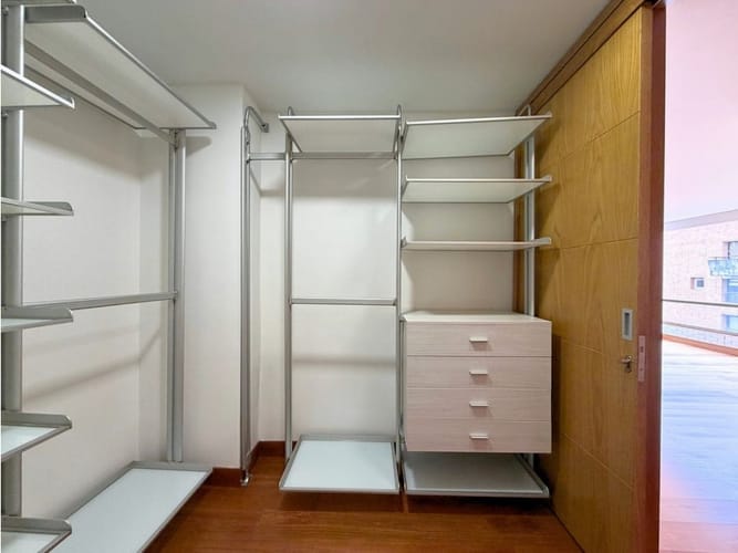 Apartamento de 2 alcobas en venta en Los Rosales, Bogotá, 150 m² · foto 15 de 18