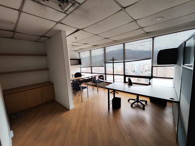 Oficina en arriendo en La Candelaria, Medellín, 135 m² · foto 6 de 12