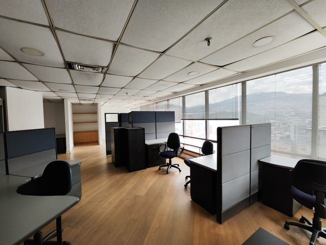 Oficina en arriendo en La Candelaria, Medellín, 135 m² · foto 9 de 12