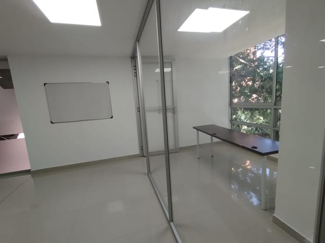 Oficina en arriendo en Laureles, Medellín, 40 m² · foto 5 de 15