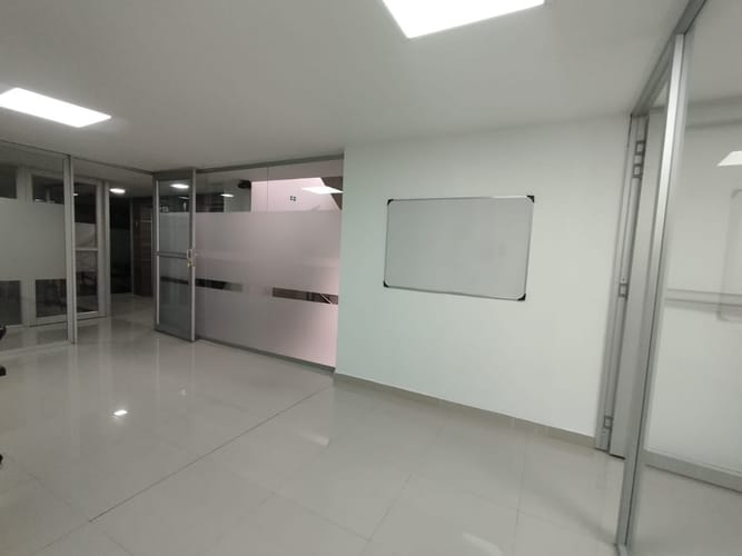 Oficina en arriendo en Laureles, Medellín, 40 m² · foto 6 de 15