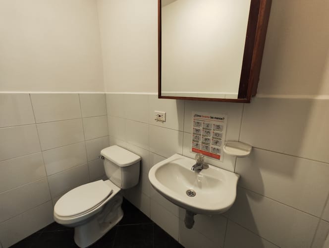 Oficina en arriendo en El Poblado, Medellín, 60 m² · foto 3 de 8