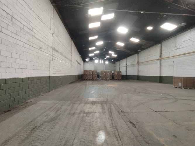 Bodega en arriendo en Zona Industrial No. 1, Itagüí, 2100 m² · foto 2 de 20