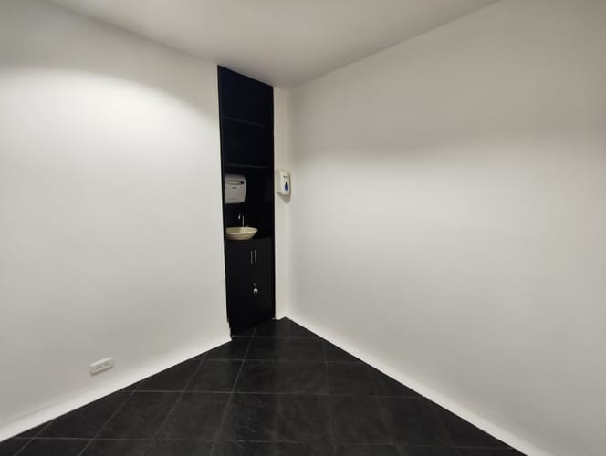 Oficina en arriendo en El Poblado, Medellín, 60 m² · foto 5 de 8