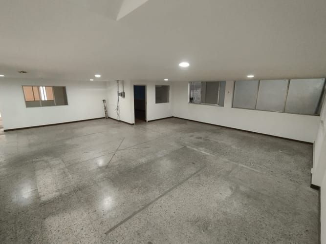 Bodega en arriendo en Zona Industrial No. 1, Itagüí, 2100 m² · foto 19 de 20