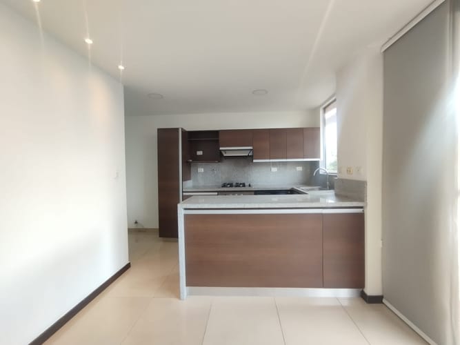 Apartamento de 3 alcobas en arriendo en Los Balsos, Medellín, 81 m² · foto 2 de 20