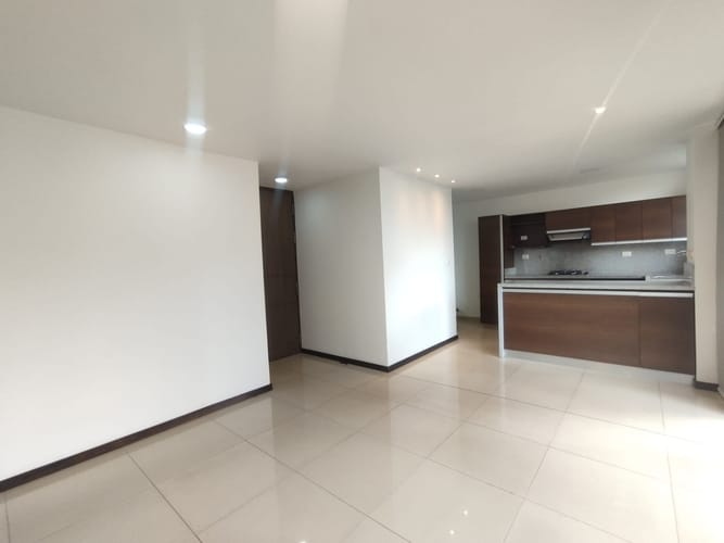 Apartamento de 3 alcobas en arriendo en Los Balsos, Medellín, 81 m² · foto 3 de 20