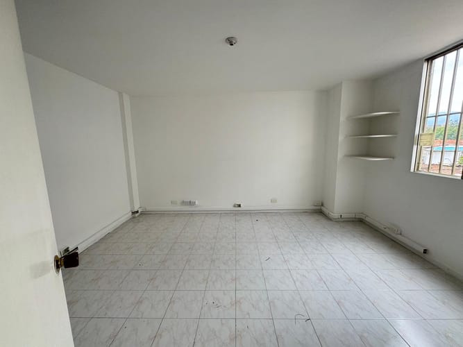 Oficina en arriendo en Manila, Medellín, 140 m² · foto 9 de 13