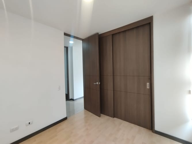 Apartamento de 3 alcobas en arriendo en Los Balsos, Medellín, 81 m² · foto 12 de 20