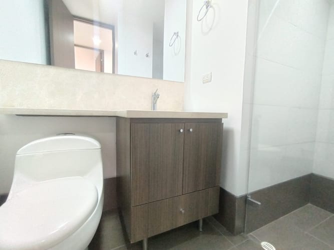 Apartamento de 3 alcobas en arriendo en Los Balsos, Medellín, 81 m² · foto 13 de 20