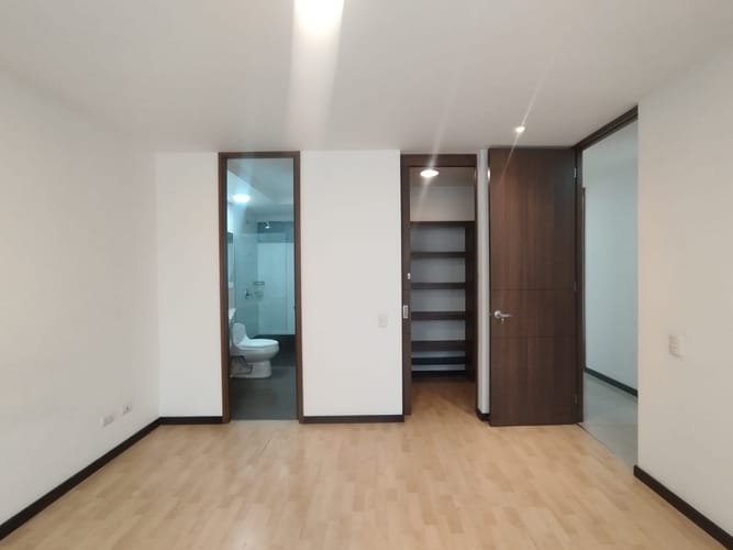 Apartamento de 3 alcobas en arriendo en Los Balsos, Medellín, 81 m² · foto 17 de 20