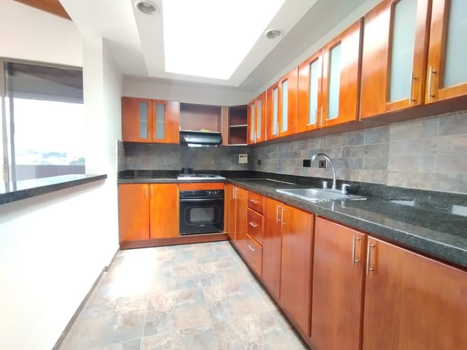 Apartamento de 4 alcobas en arriendo en Laureles, Medellín, 240 m² · foto 12 de 20