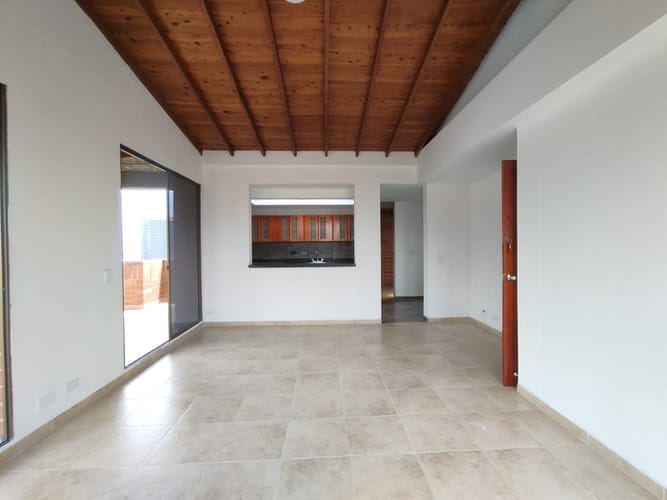 Apartamento de 4 alcobas en arriendo en Laureles, Medellín, 240 m² · foto 13 de 20