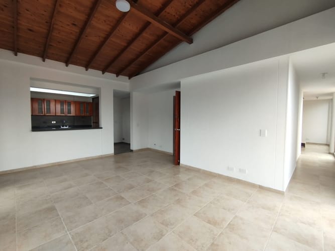 Apartamento de 4 alcobas en arriendo en Laureles, Medellín, 240 m² · foto 14 de 20