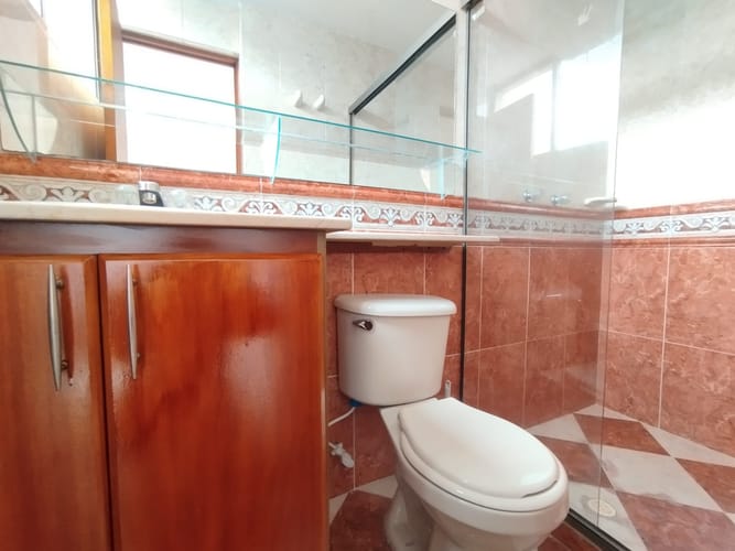 Apartamento de 4 alcobas en arriendo en Laureles, Medellín, 240 m² · foto 17 de 20