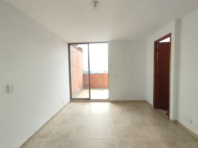 Apartamento de 4 alcobas en arriendo en Laureles, Medellín, 240 m² · foto 19 de 20