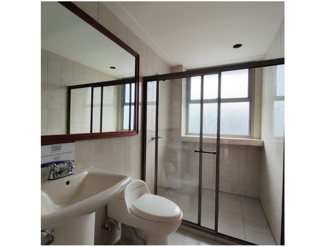 Local en arriendo en El Poblado, Medellín, 217 m² · foto 8 de 11