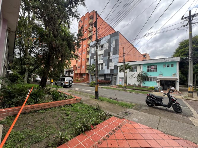 Local en arriendo en Laureles, Medellín, 18 m² · foto 4 de 18