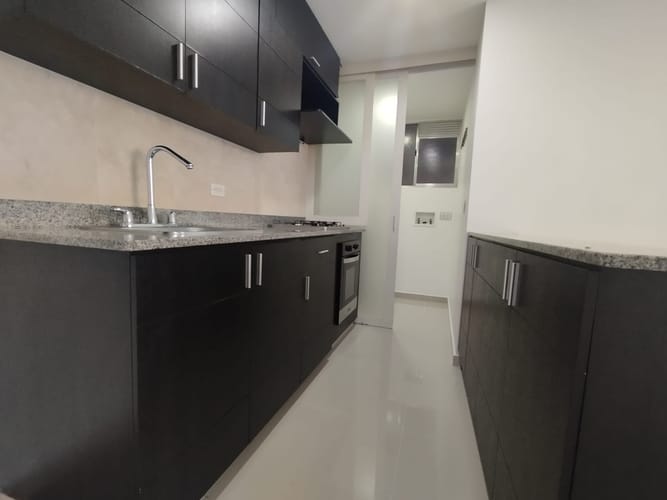 Apartamento de 3 alcobas en arriendo en El Poblado, Medellín, 84 m² · foto 5 de 16