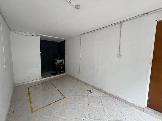 Local en arriendo en Laureles, Medellín, 18 m² · foto 8 de 18