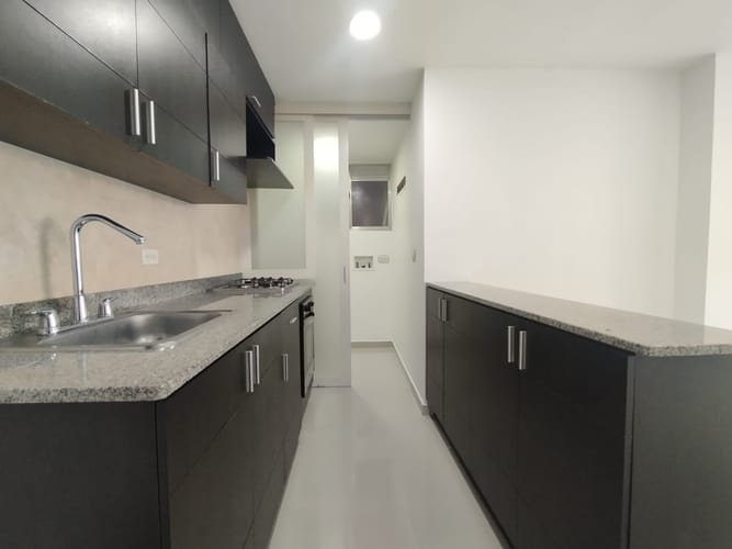 Apartamento de 3 alcobas en arriendo en El Poblado, Medellín, 84 m² · foto 6 de 16